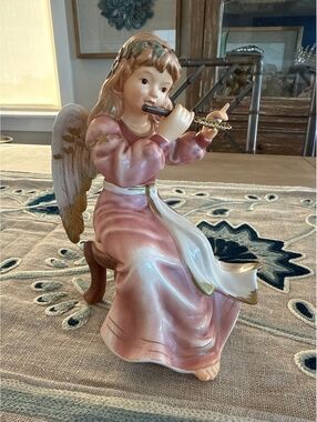 Goebel Weihnachten Angel Figurine Playing Flute